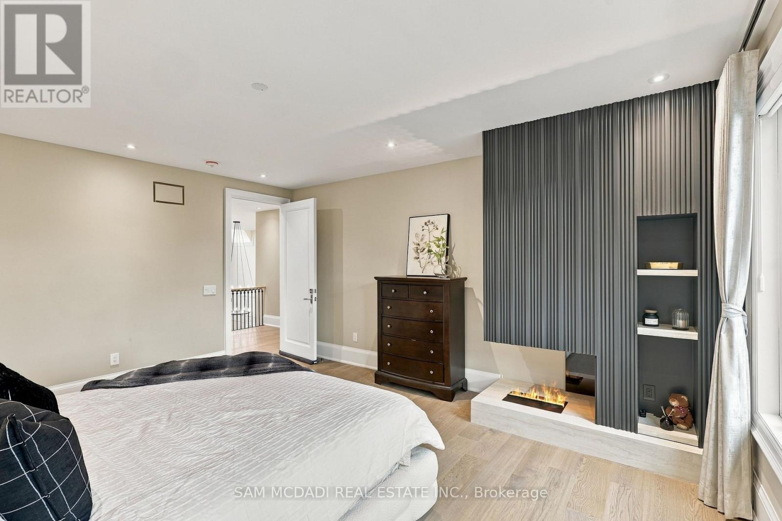 902 PARKLAND AVENUE - Image 24