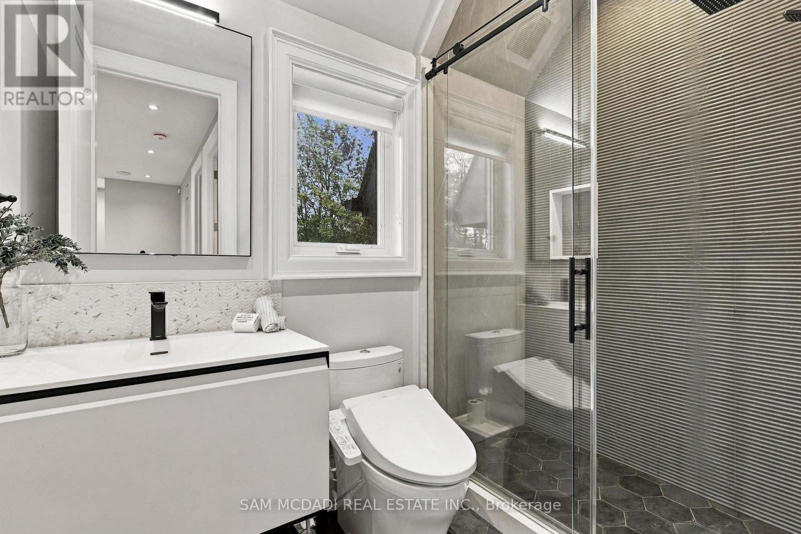 902 PARKLAND AVENUE - Image 29