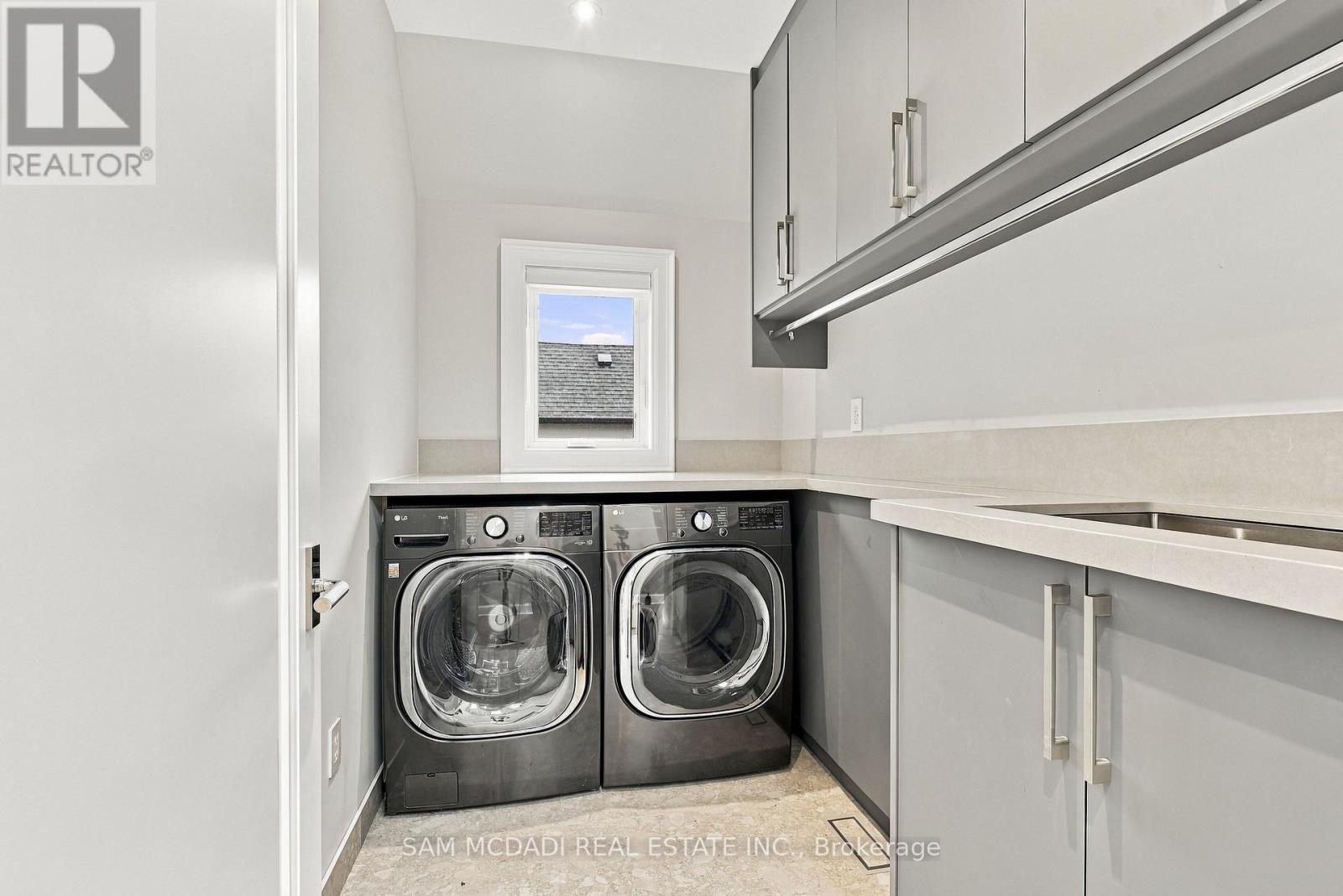 902 PARKLAND AVENUE - Image 35