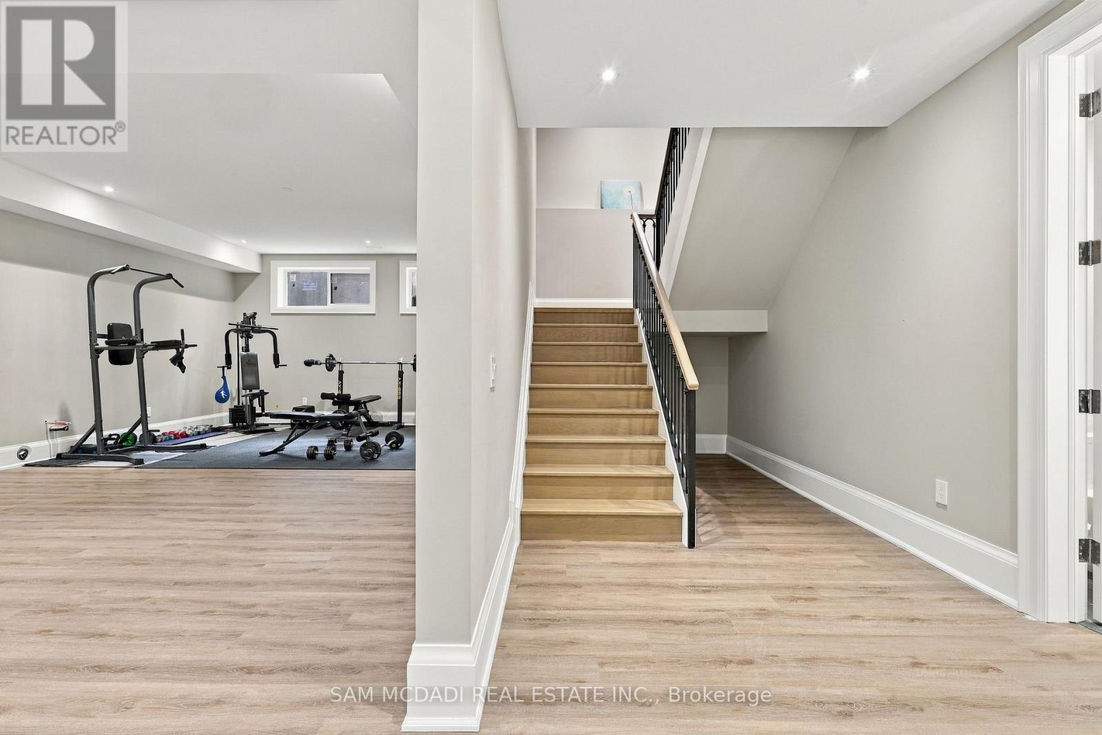 902 PARKLAND AVENUE - Image 36