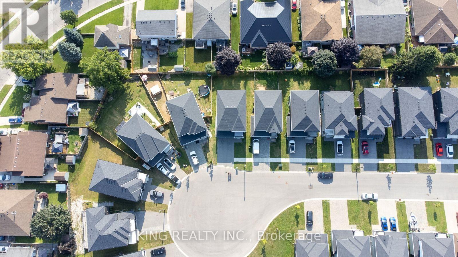 24 Welch Court, St. Thomas, ON photo 2