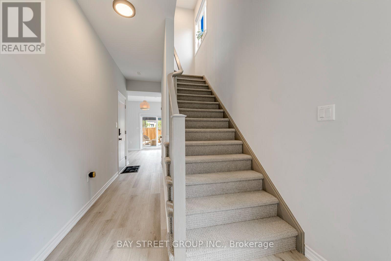 55 Sentinel Lane, Hamilton, ON photo 6