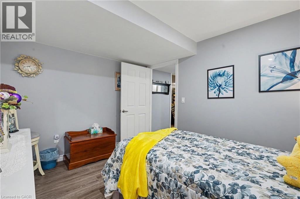 49 CAMPBELL Street - 34