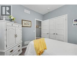 Living room - 49 Campbell Street, Thorold, ON L2V0E5 Photo 10