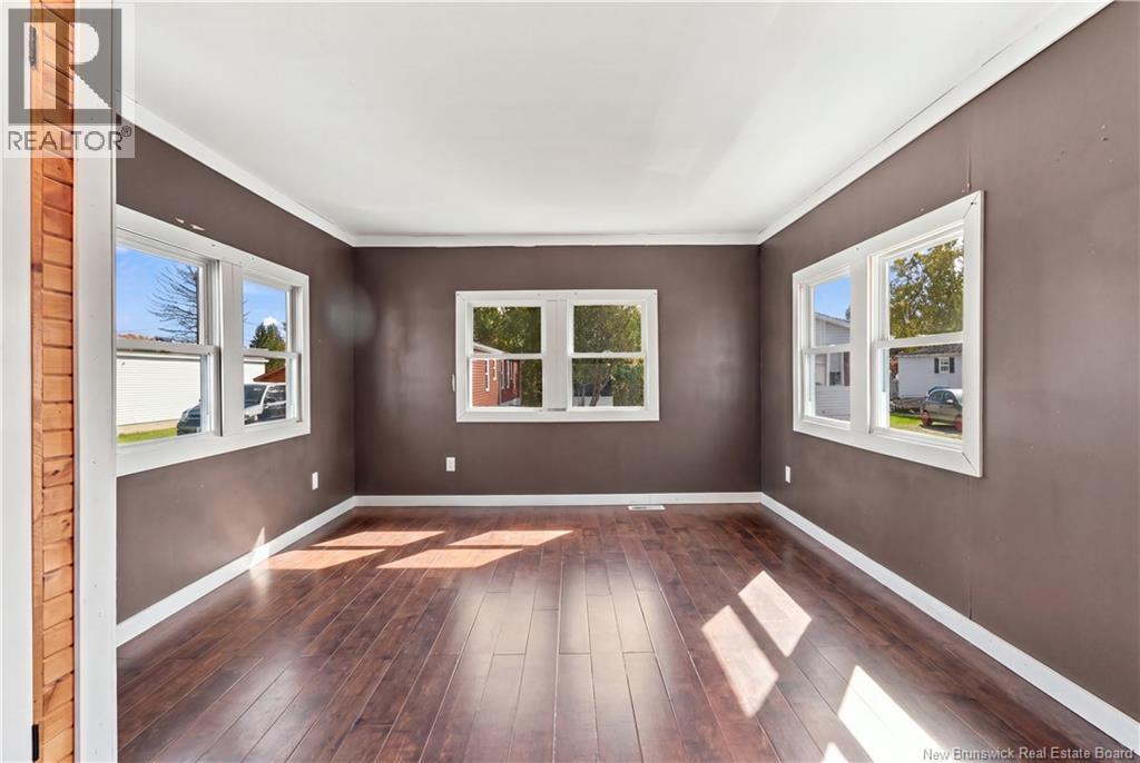 23 Douglas Crescent - 9