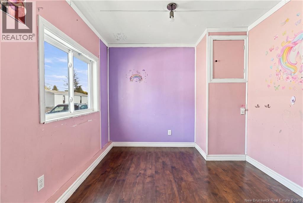 23 Douglas Crescent - 23