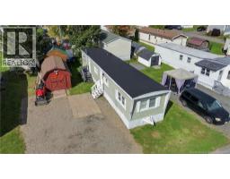 23 Douglas Crescent, photo 4