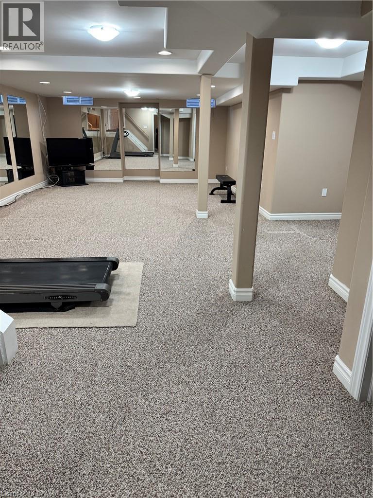 20 Sable Drive — photo 42