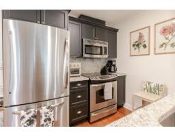 305 15389 Roper Avenue, White Rock, BC V4B2G2 Photo 11