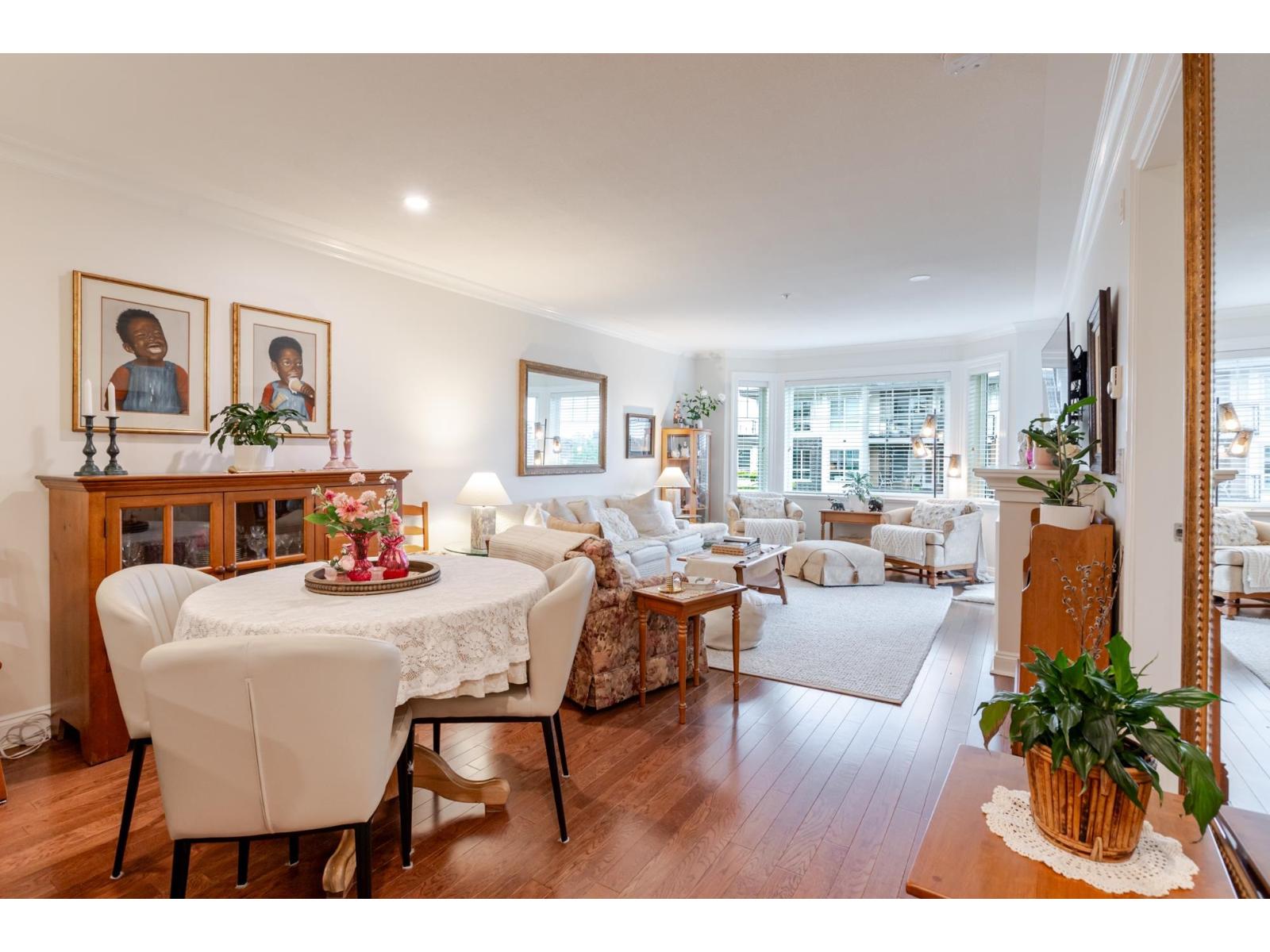 305 15389 ROPER AVENUE, White Rock