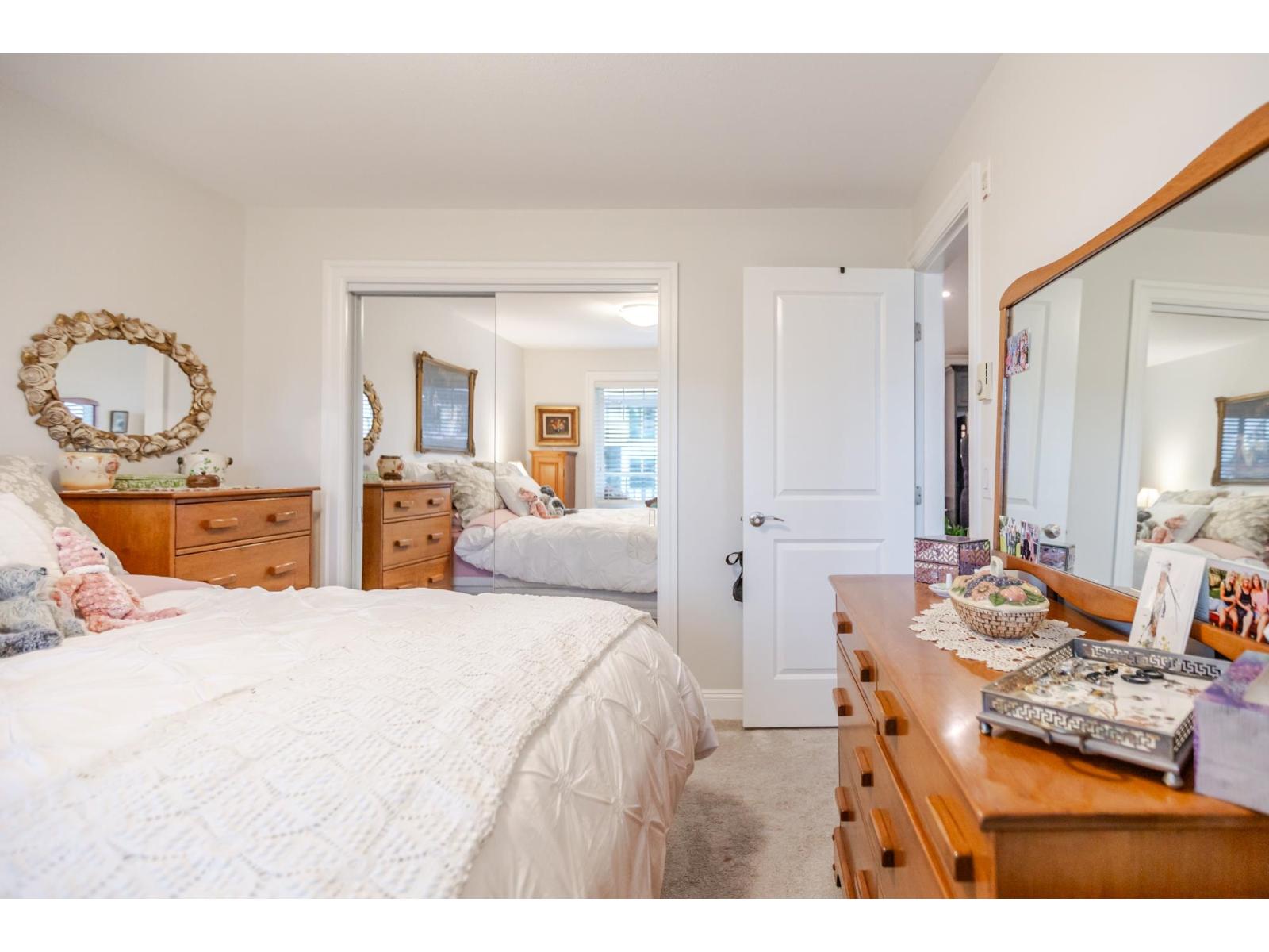 305 15389 ROPER AVENUE, White Rock