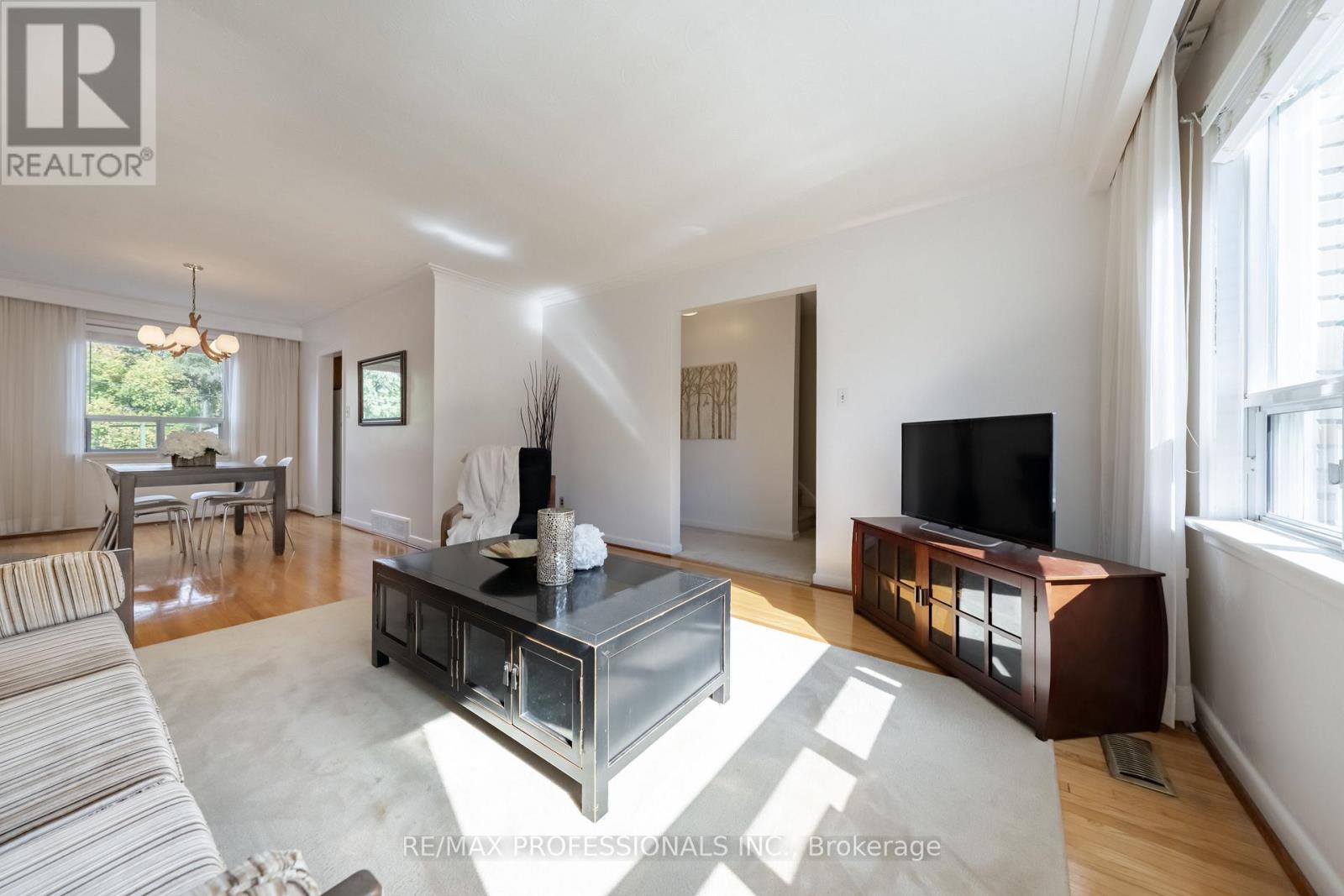 228 Eileen Avenue, Toronto, ON photo 6