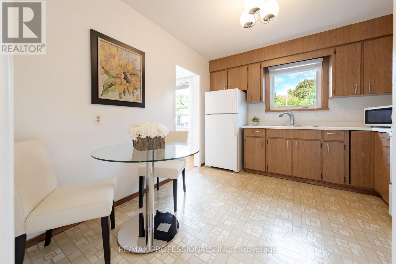 228 Eileen Avenue, Toronto, ON photo 8