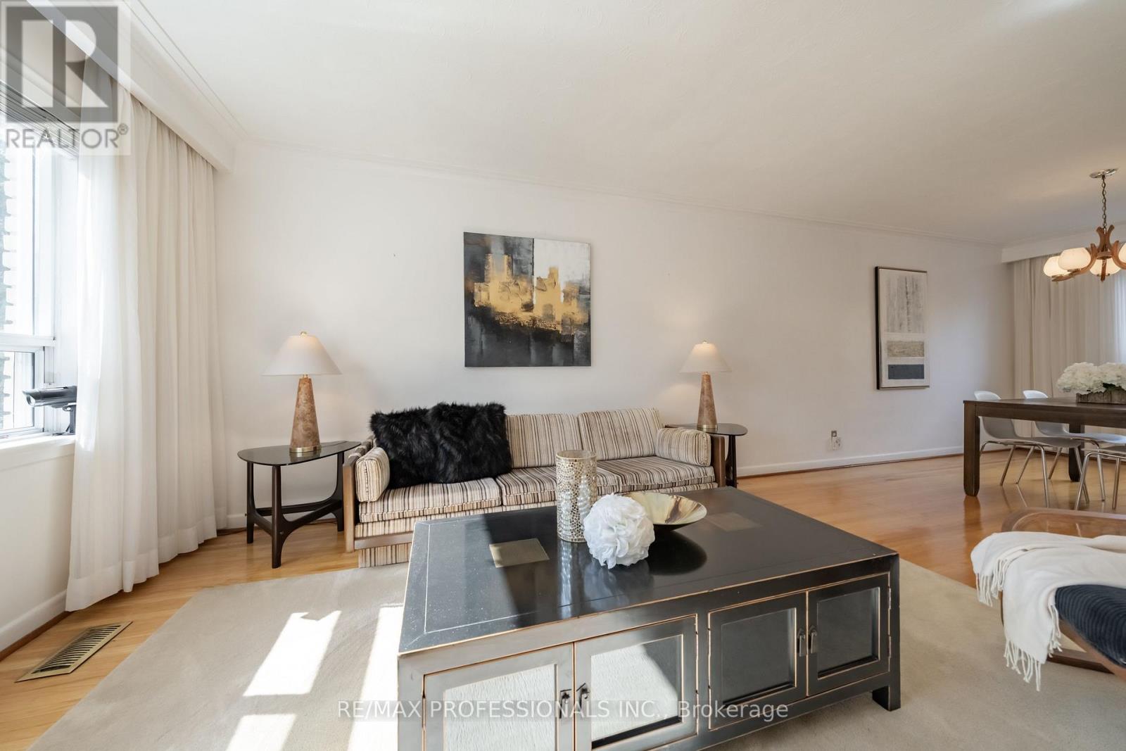 228 Eileen Avenue, Toronto, ON photo 4