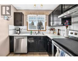 4pc Bathroom - 6432 Rundlehorn Drive Ne, Calgary, AB T1Y2B8 Photo 10