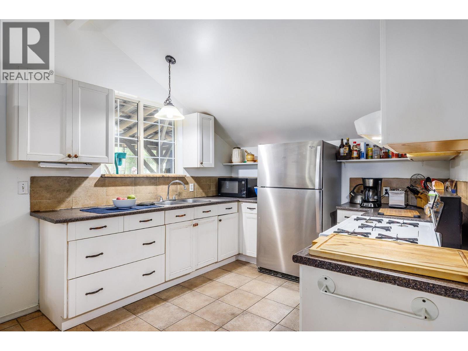 6350 33 Highway Unit# 22, Beaverdell