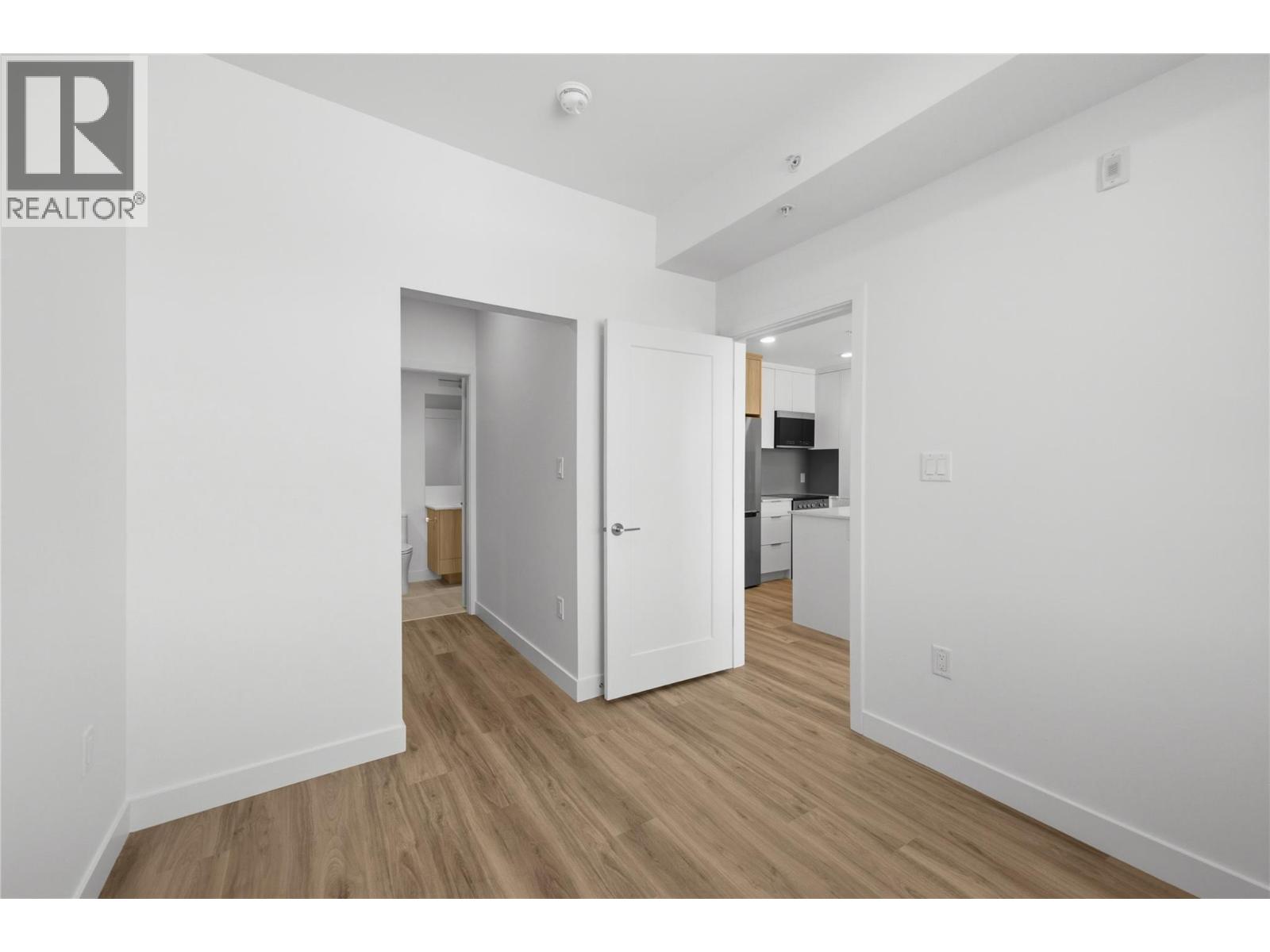 #608 270 Riverside Drive - 20