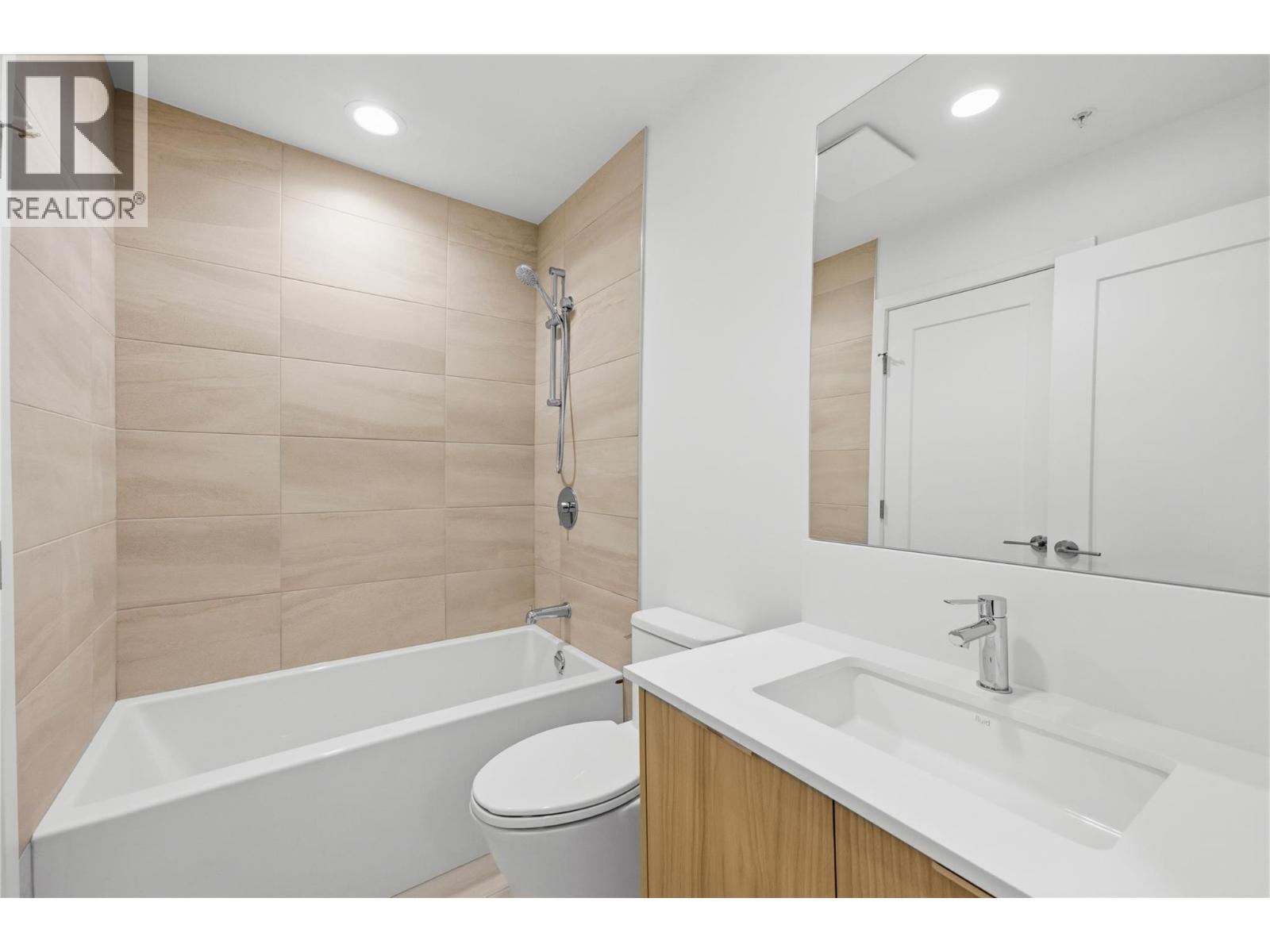#608 270 Riverside Drive - Image 22