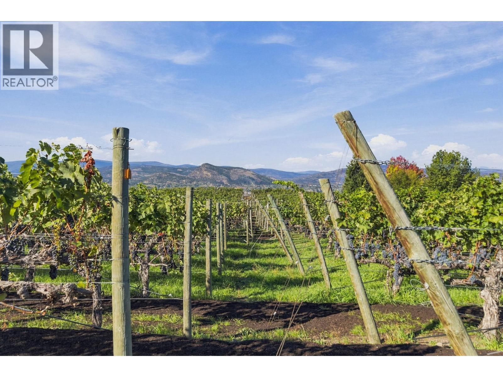 1060 King Drive, Naramata