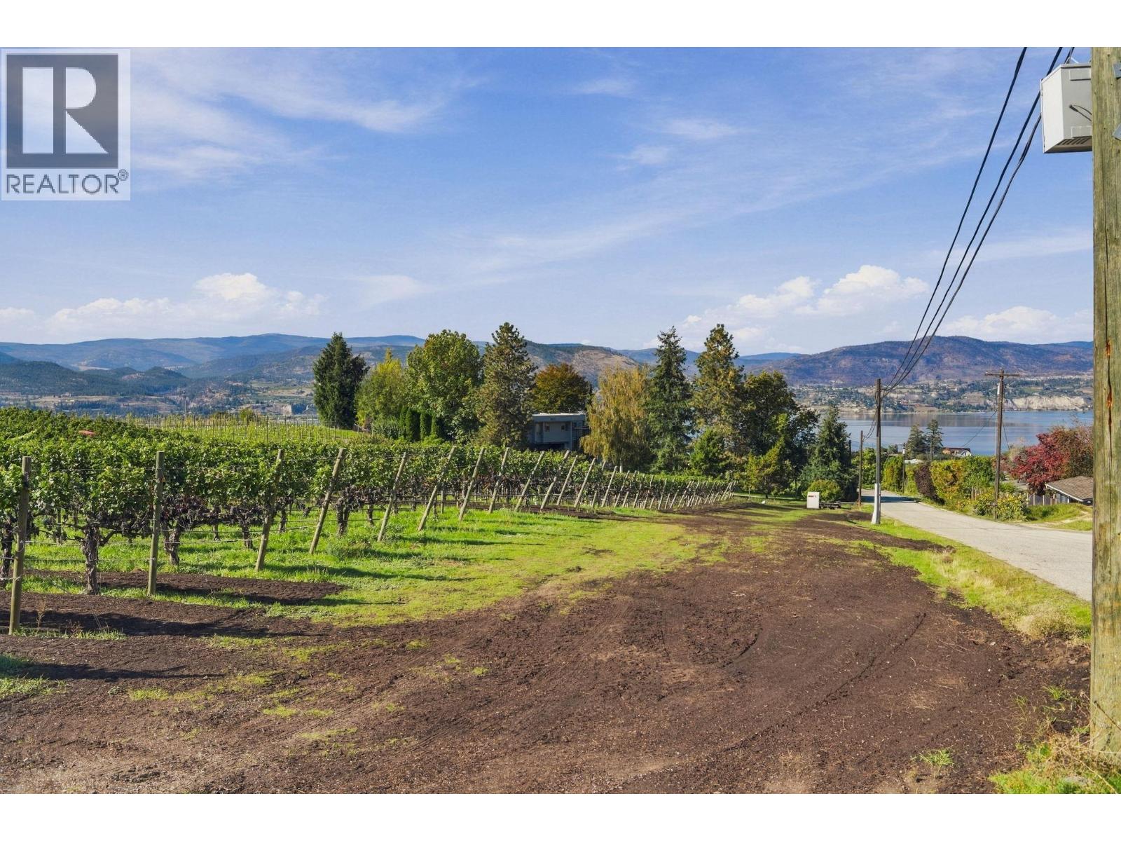 1060 King Drive, Naramata