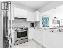 505 - 1 Balmoral Avenue, Toronto, ON M4V3B9 Photo 13