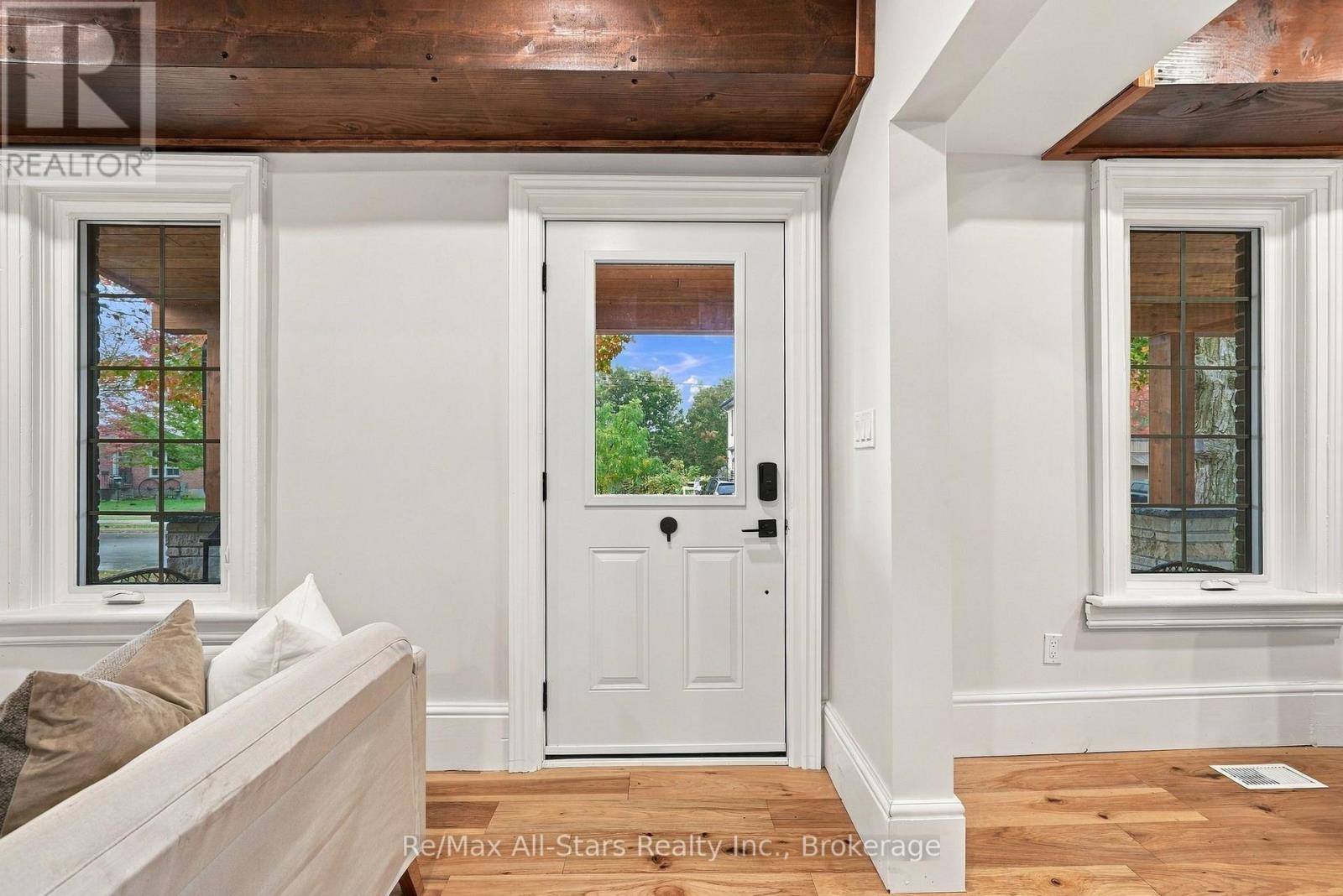 40 CAROLINE STREET - Image 10