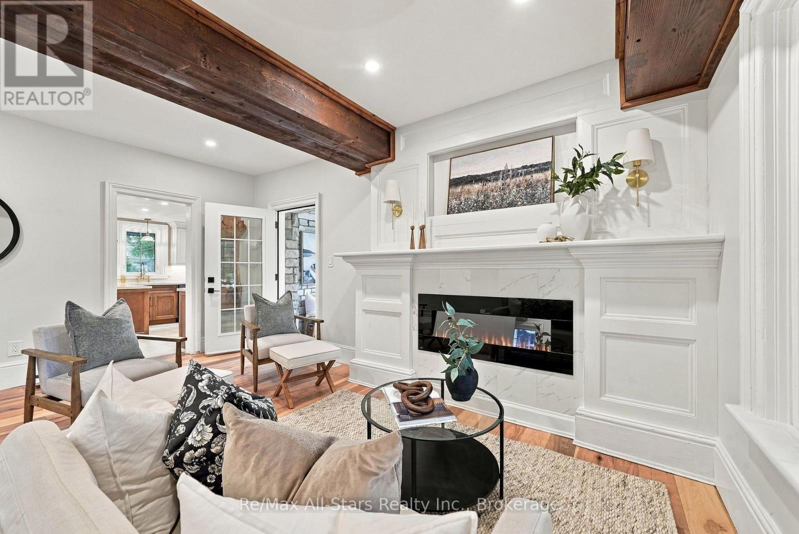 40 CAROLINE STREET - Image 11