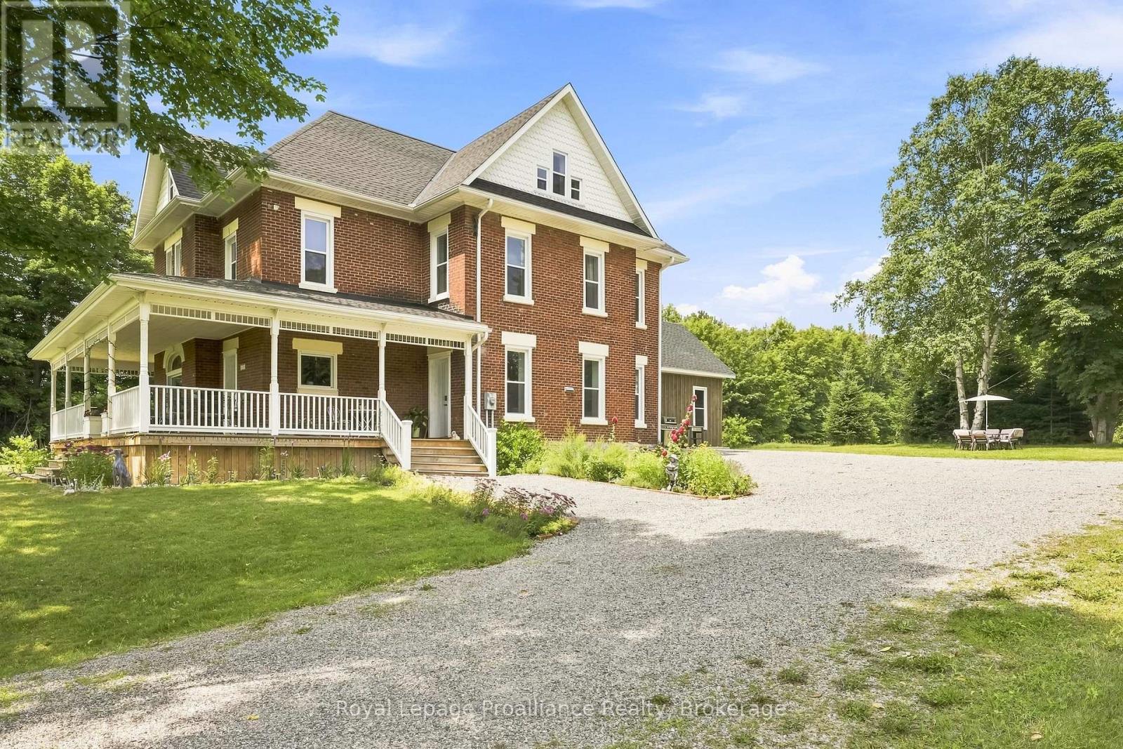 1376 Queensborough Road, Tweed), ON photo 2