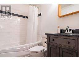 71 West Valley Road thumbnail 15