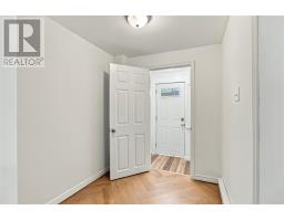 8 Charlton Street thumbnail 3