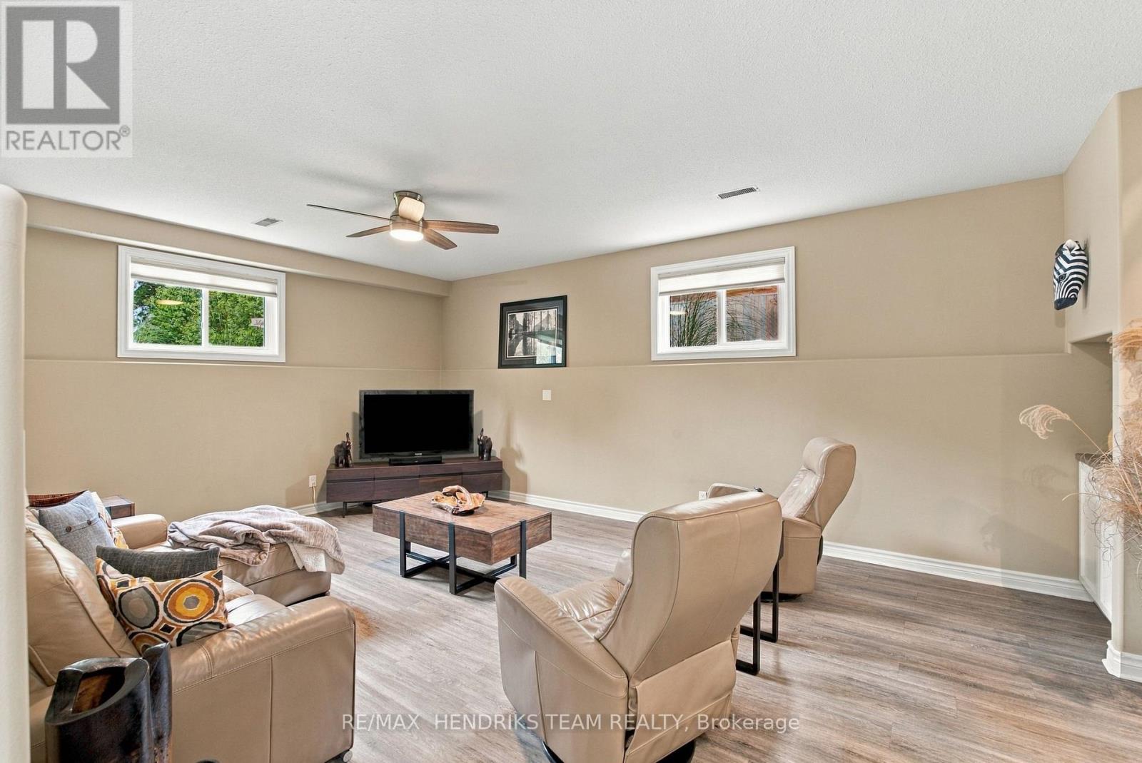 13 TIMBER LANE - 28