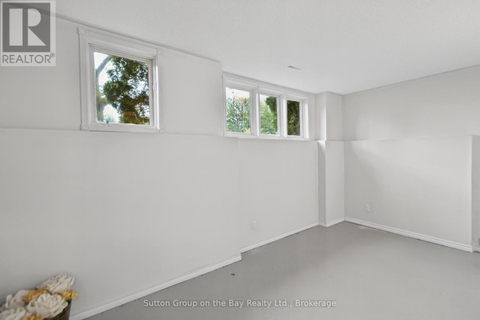 77 Fernbrook Drive, Wasaga Beach photo 8