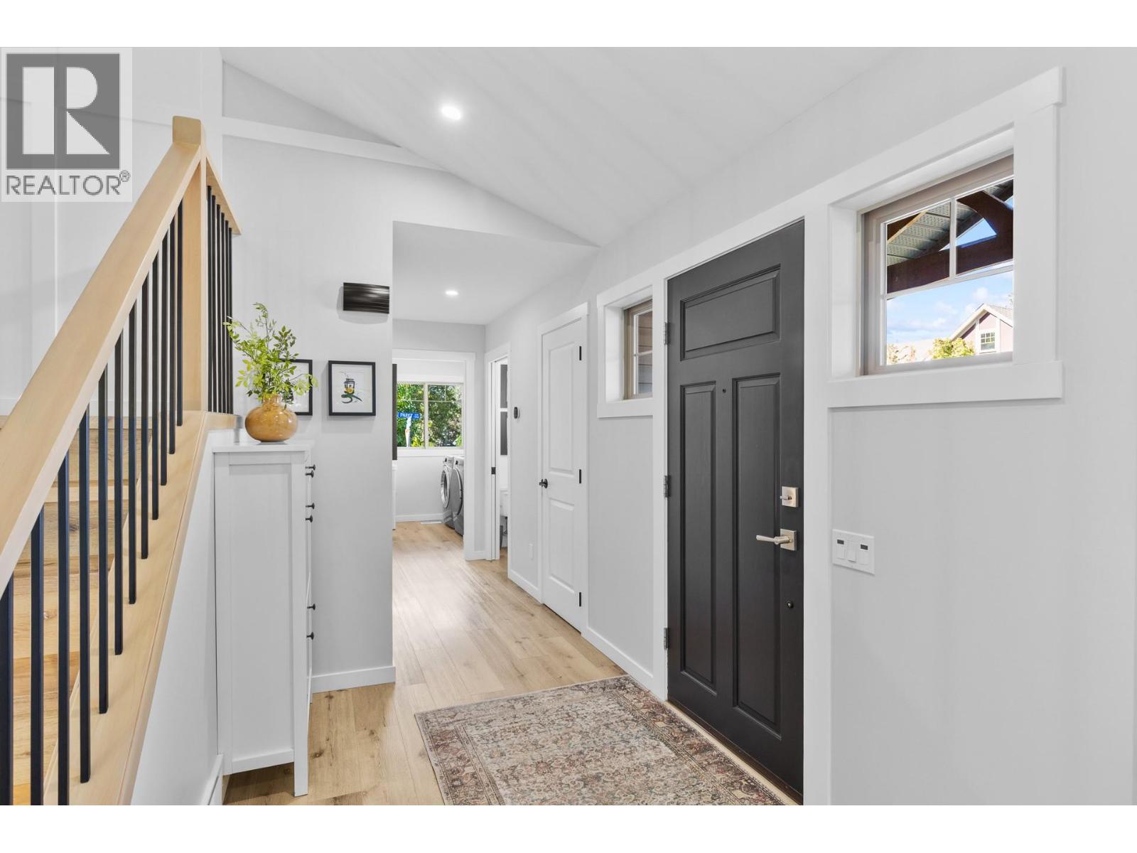  905 Paret Crescent, Kelowna
