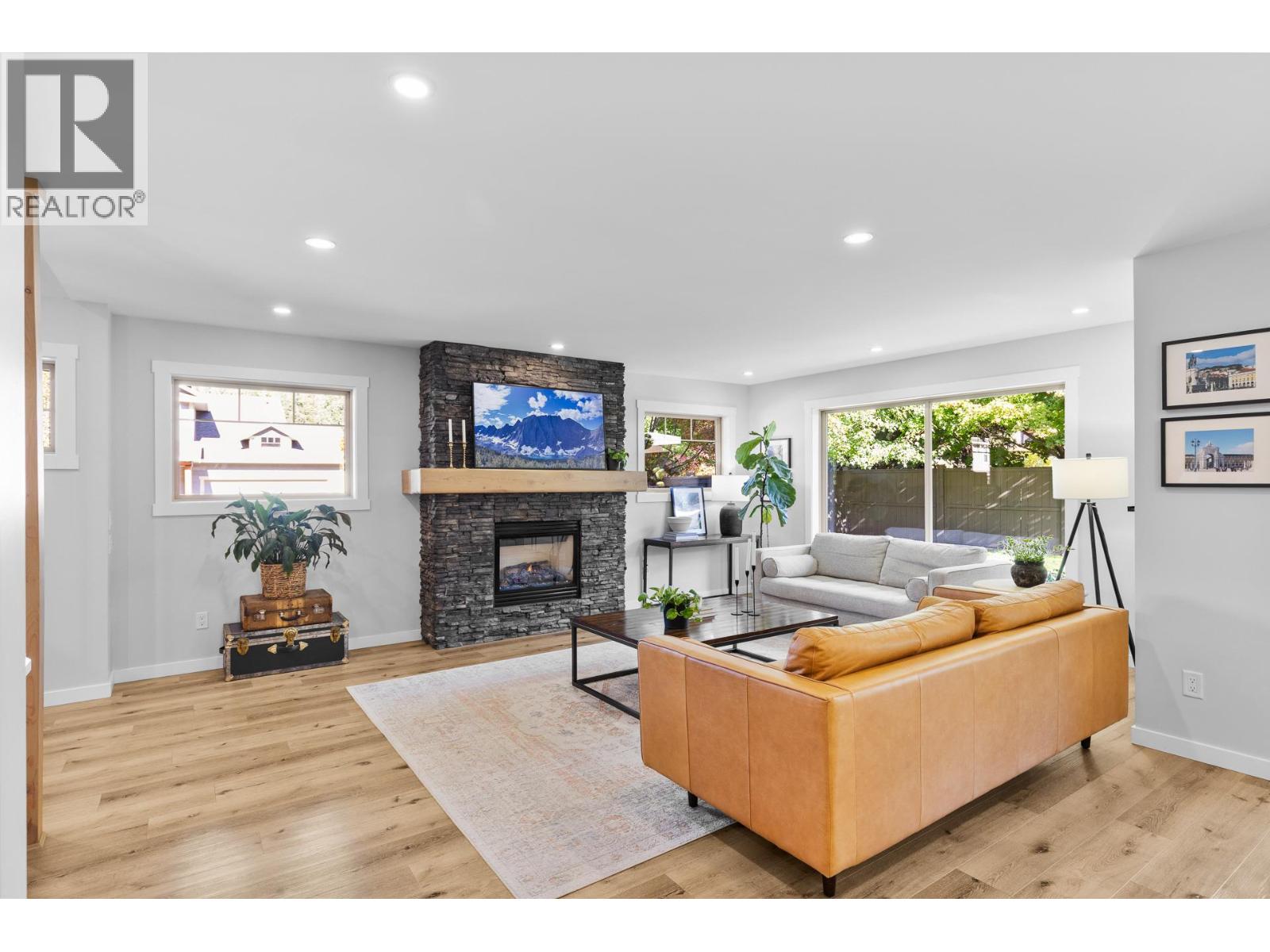  905 Paret Crescent, Kelowna