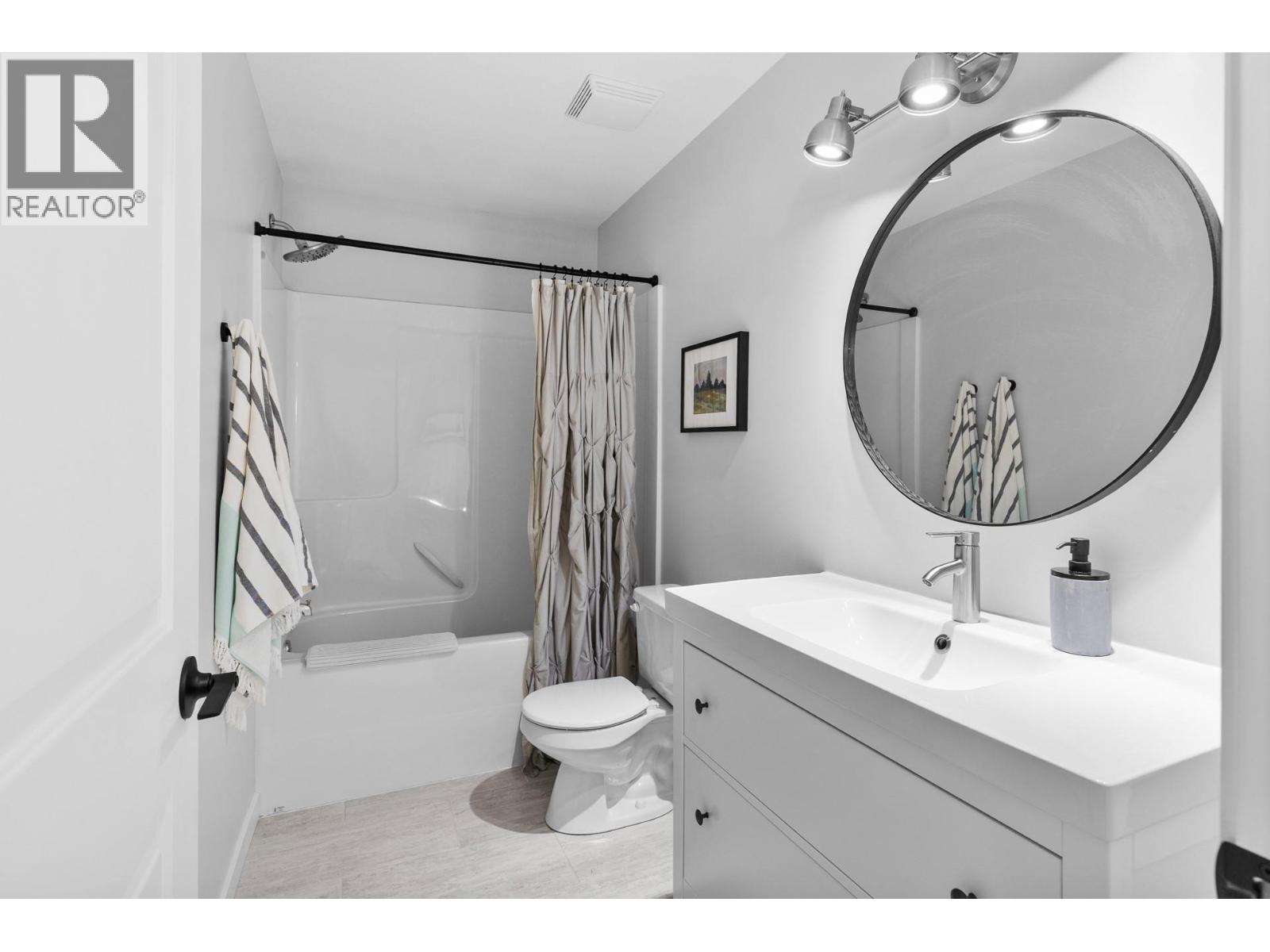  905 Paret Crescent, Kelowna