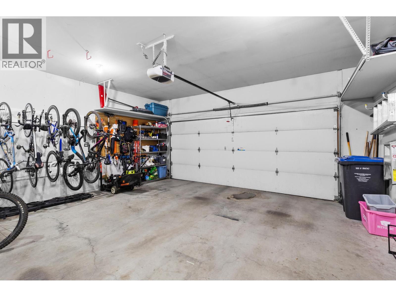 905 Paret Crescent, Kelowna