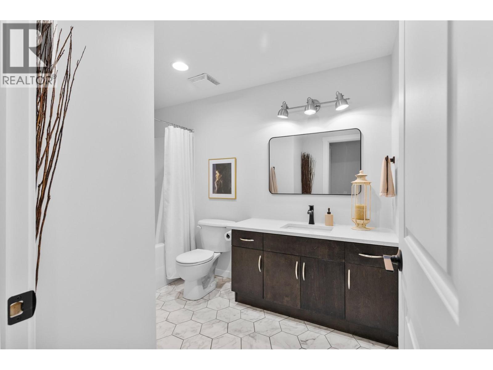  905 Paret Crescent, Kelowna