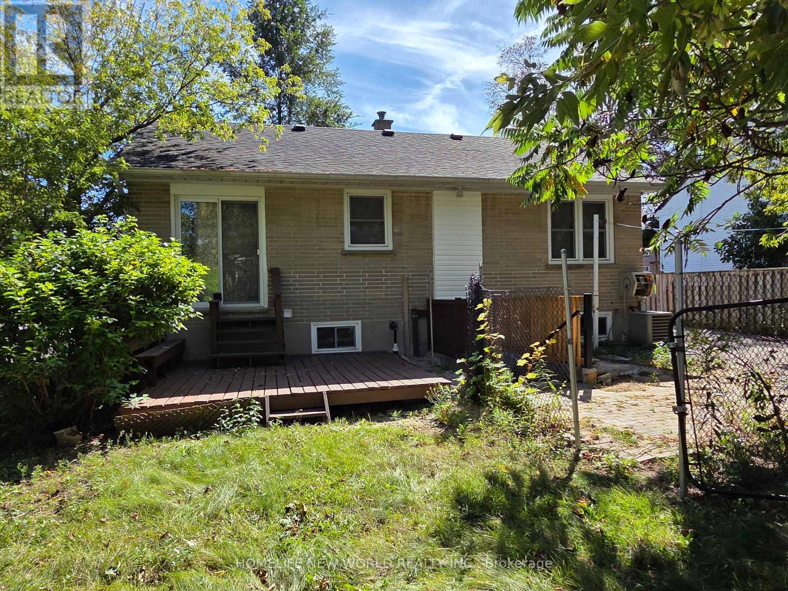 544 Mary Street East, Whitby, ON photo 13