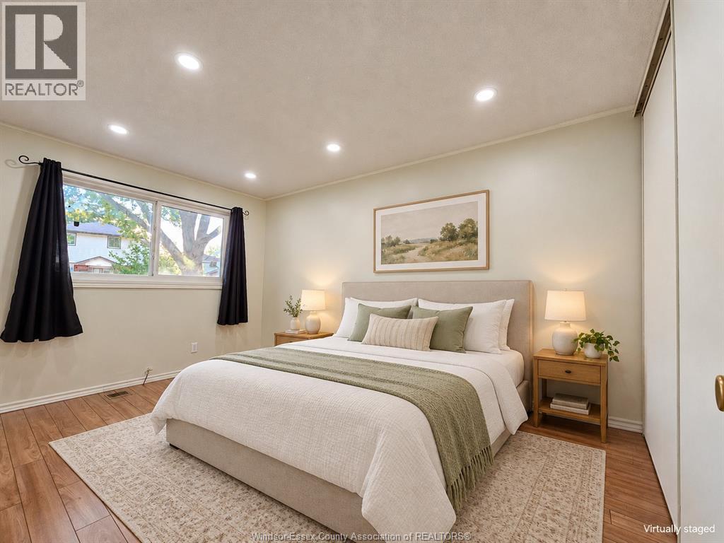 8370 GREGORY - 13