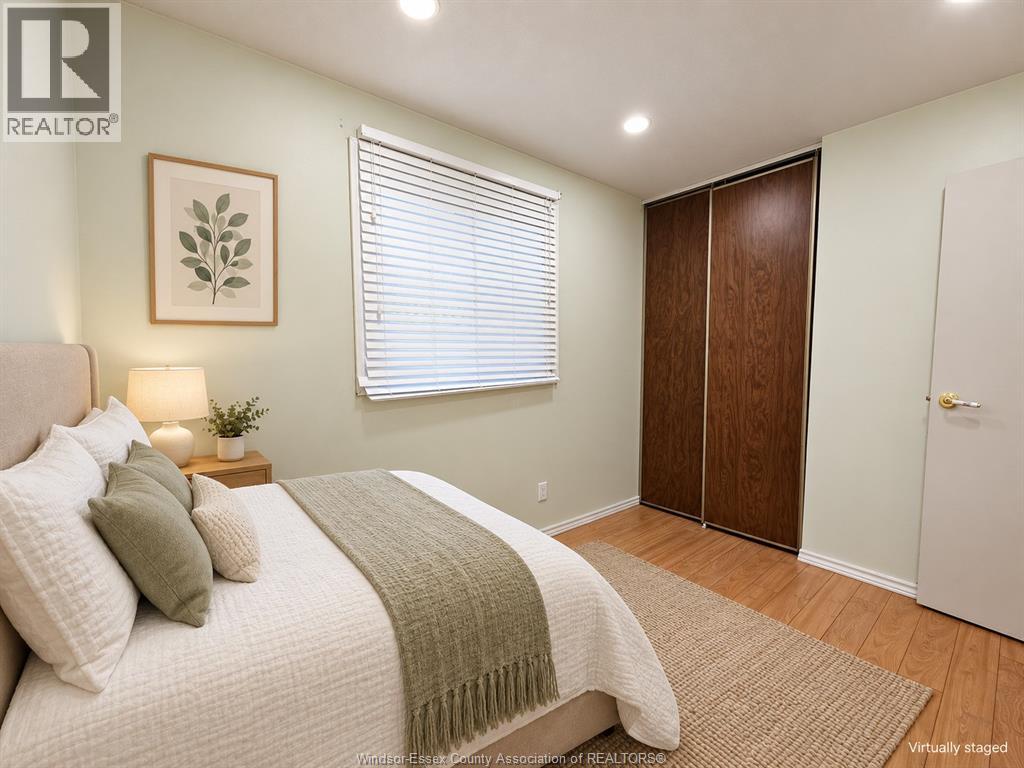 8370 GREGORY - 16