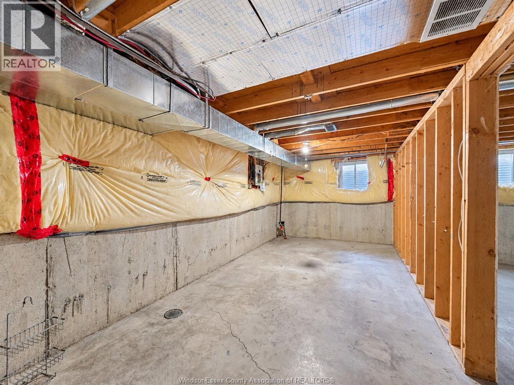 8370 GREGORY - 21