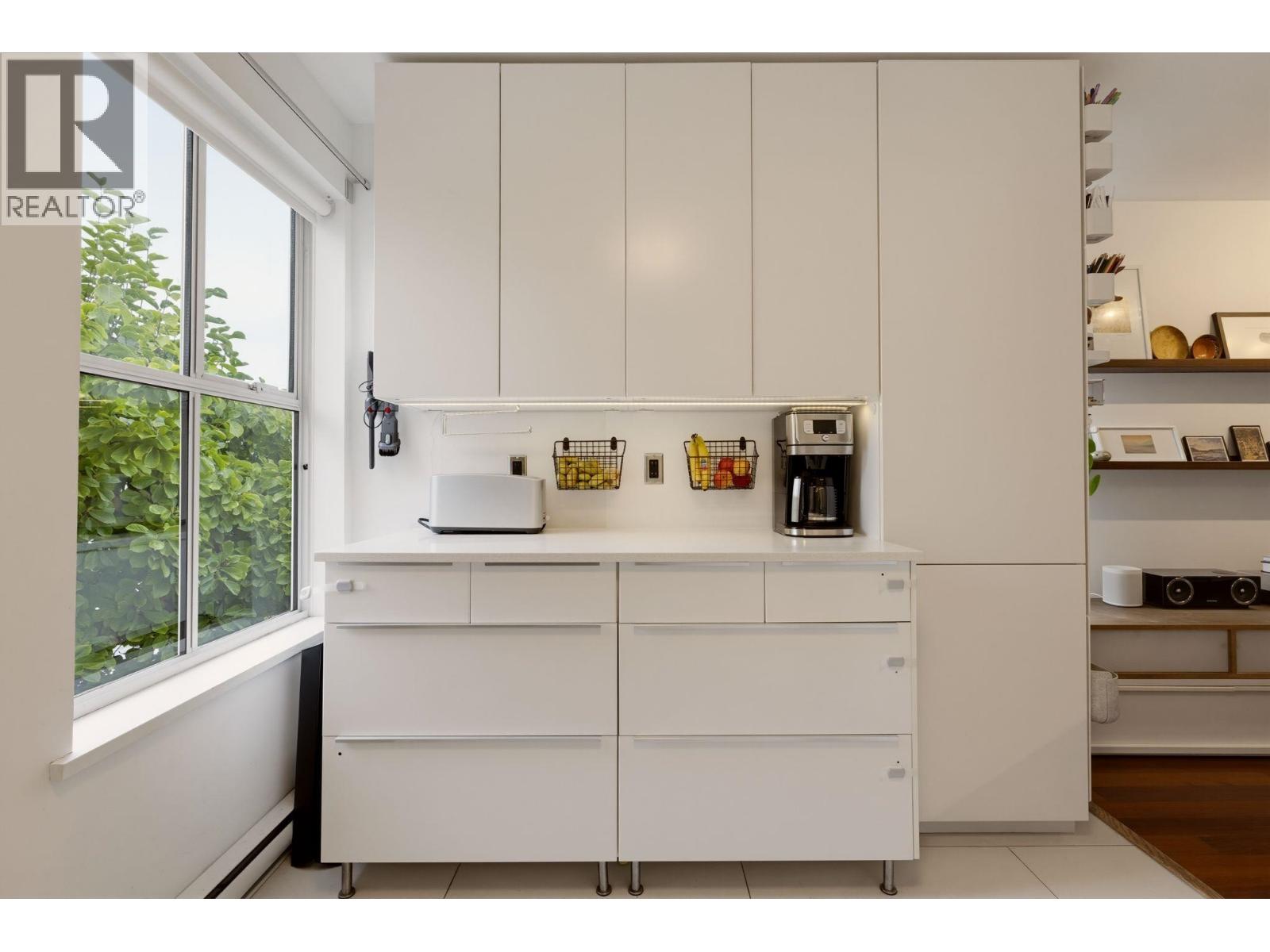 1345 WOODLAND DRIVE, Vancouver