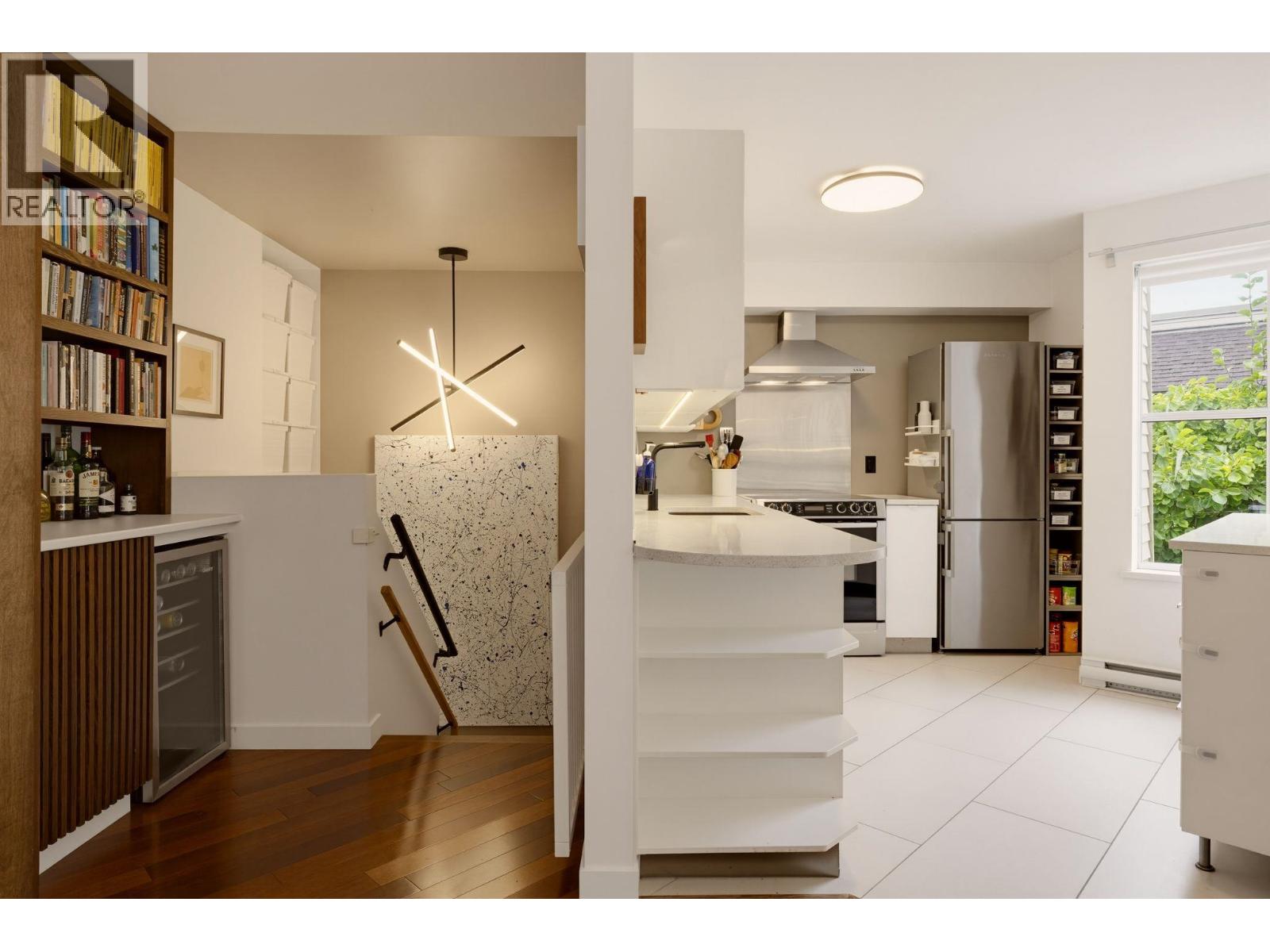 1345 WOODLAND DRIVE, Vancouver