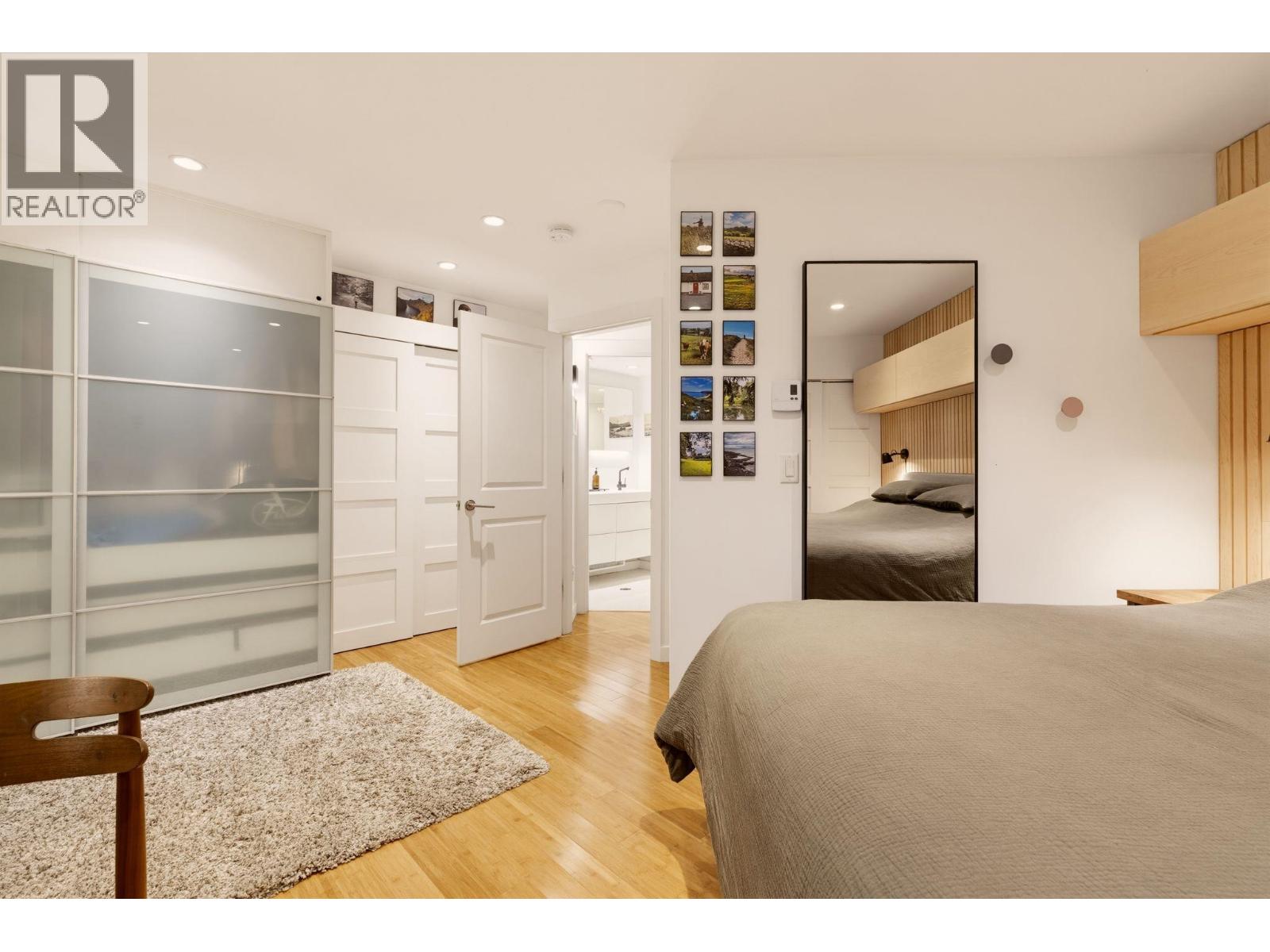 1345 WOODLAND DRIVE, Vancouver