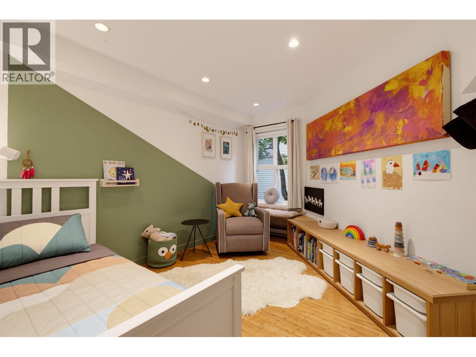 1345 WOODLAND DRIVE, Vancouver