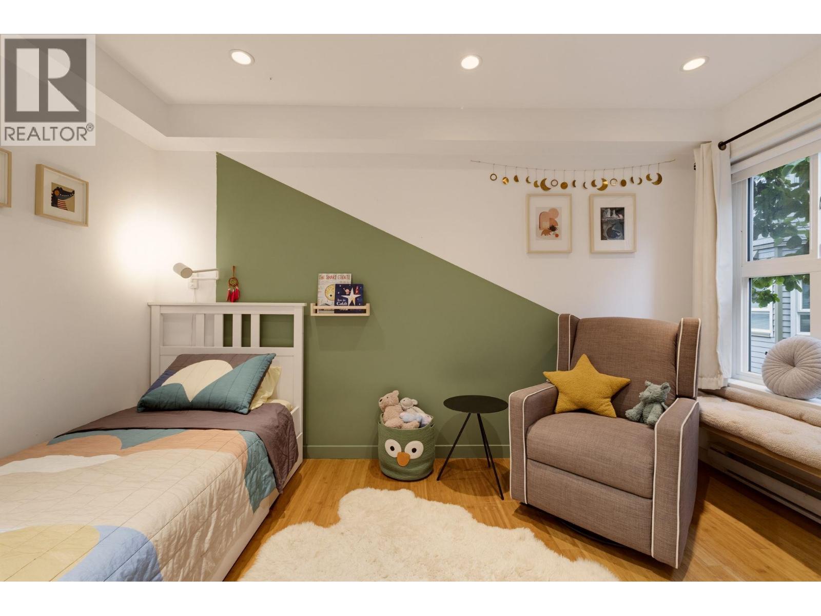 1345 WOODLAND DRIVE, Vancouver