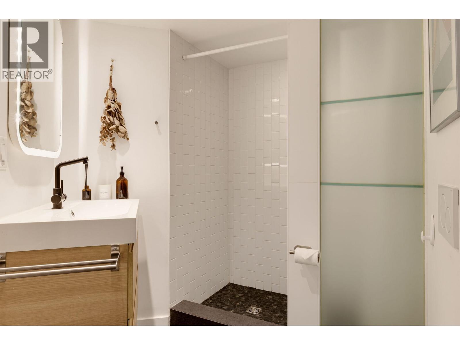 1345 WOODLAND DRIVE, Vancouver