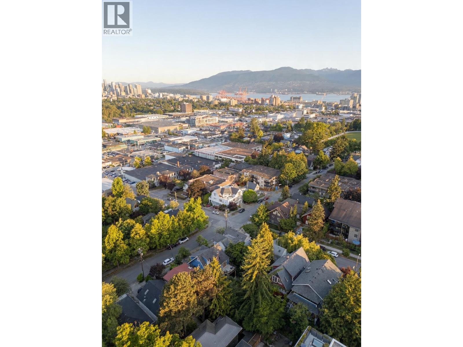 1345 WOODLAND DRIVE, Vancouver