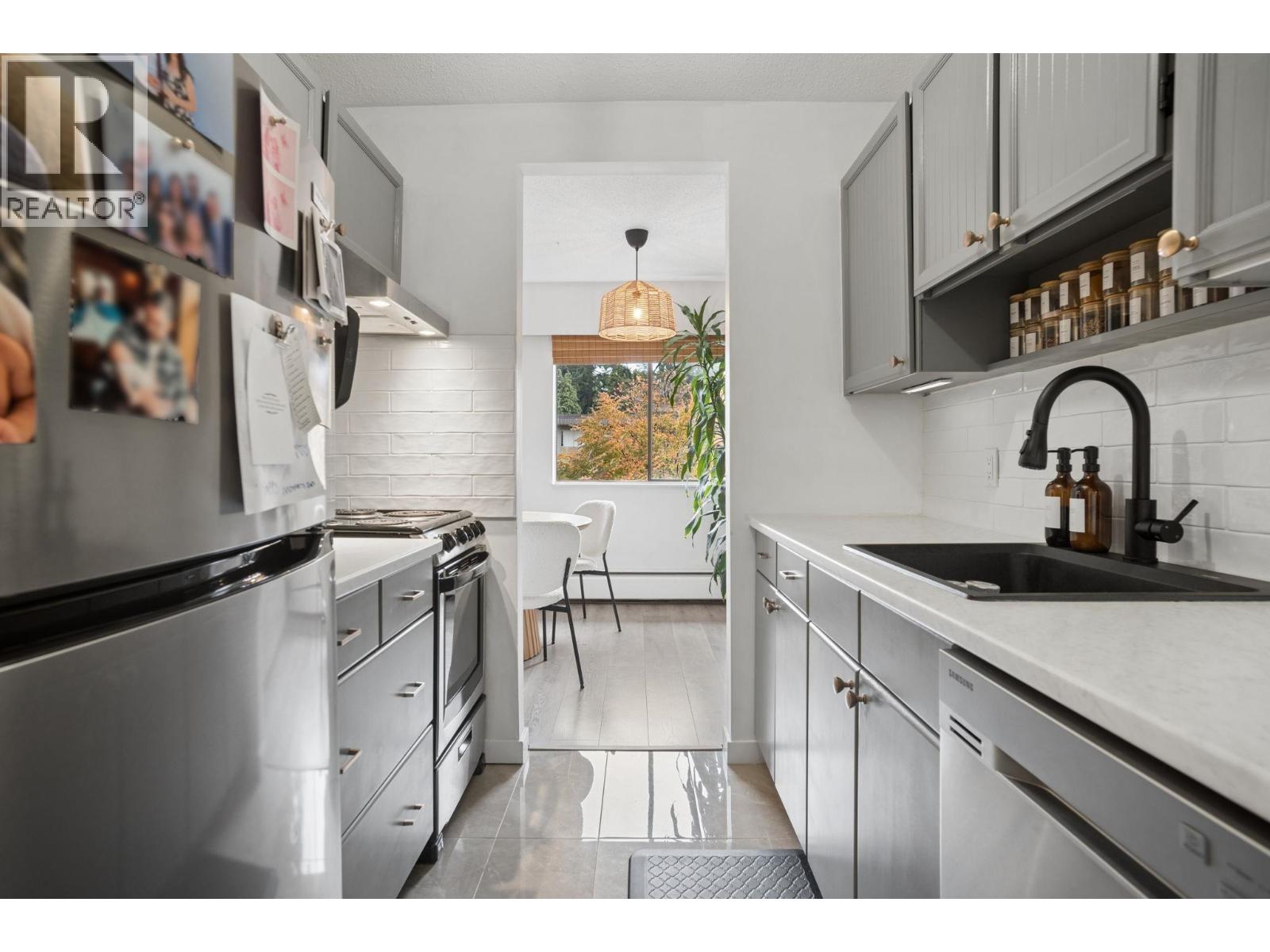 204 331 KNOX STREET, New Westminster