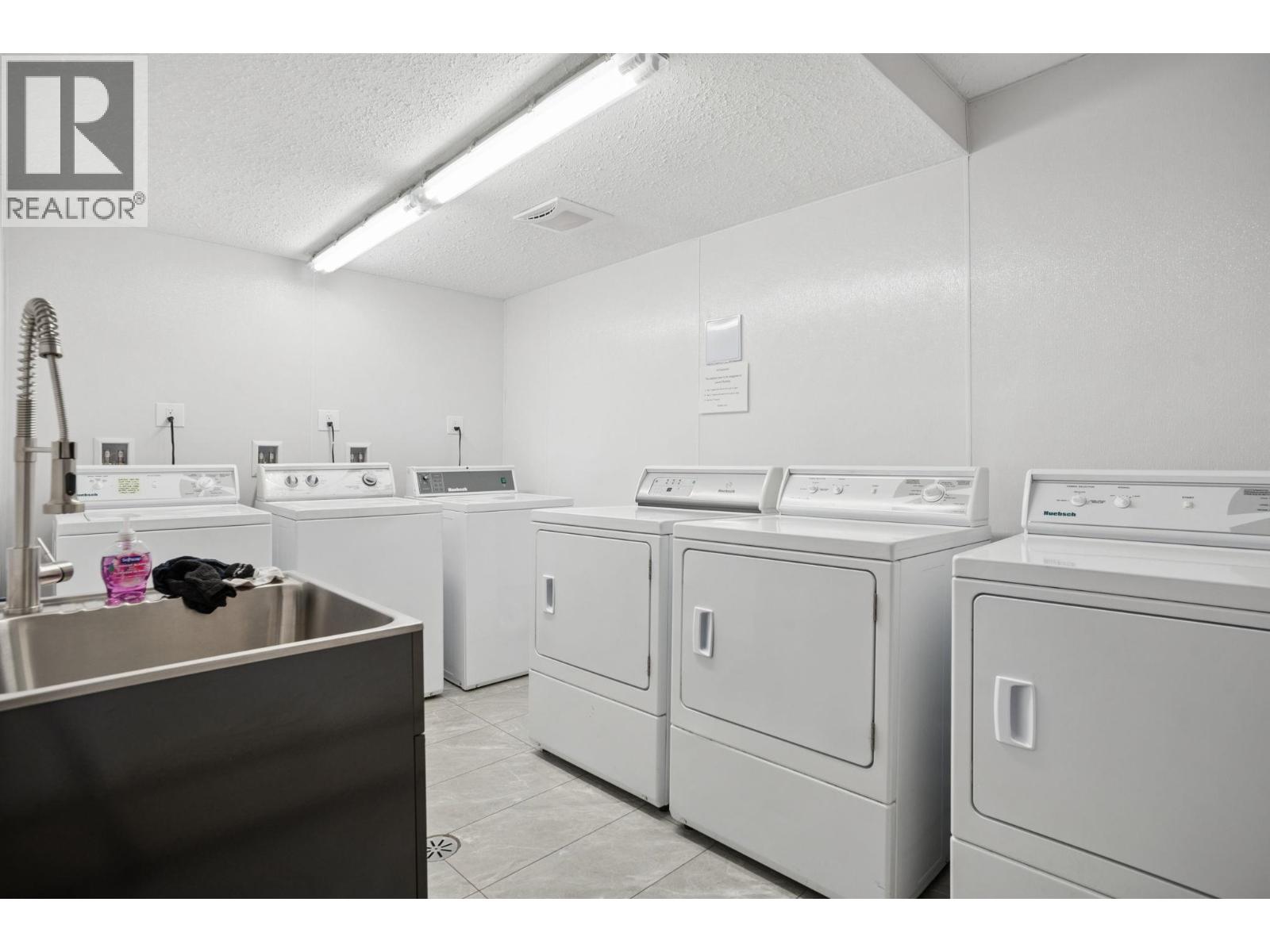204 331 KNOX STREET, New Westminster